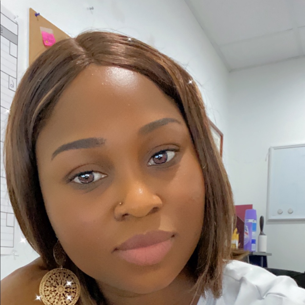 Meet your Posher, Zainab